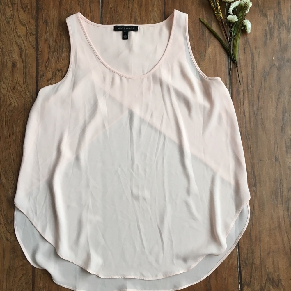 •Banana Republic• light pink shell